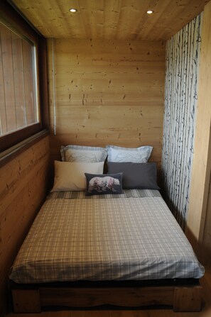 مكواة/لوح كي وواي فاي وملاءات أسرّة