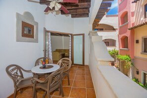 Departamento, 2 habitaciones | Restaurante al aire libre