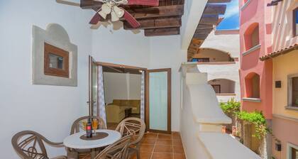 Caribbean Breeze 6b 2 Bedroom Condo by RedAwning