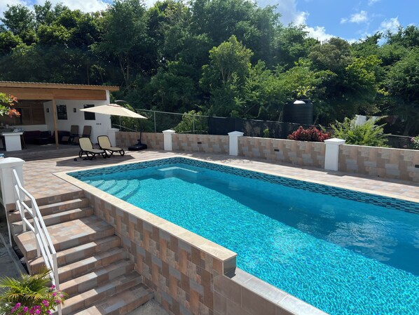 Outdoor pool - Sunset Palms Apartment: Island Experience at Its Best. (Laborie)