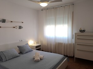 4 Schlafzimmer, Bügeleisen/Bügelbrett, WLAN, Bettwäsche
