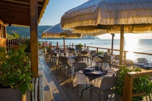 Outdoor dining - Orchid Lodge 2 in San Matteo Club (Mattinata)