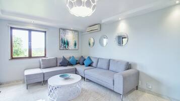 Vila | Setrika/meja setrika dan seprai linen