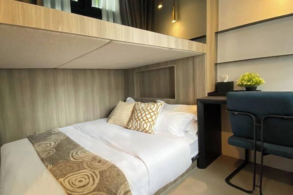 In-room safe, desk, laptop workspace, free WiFi