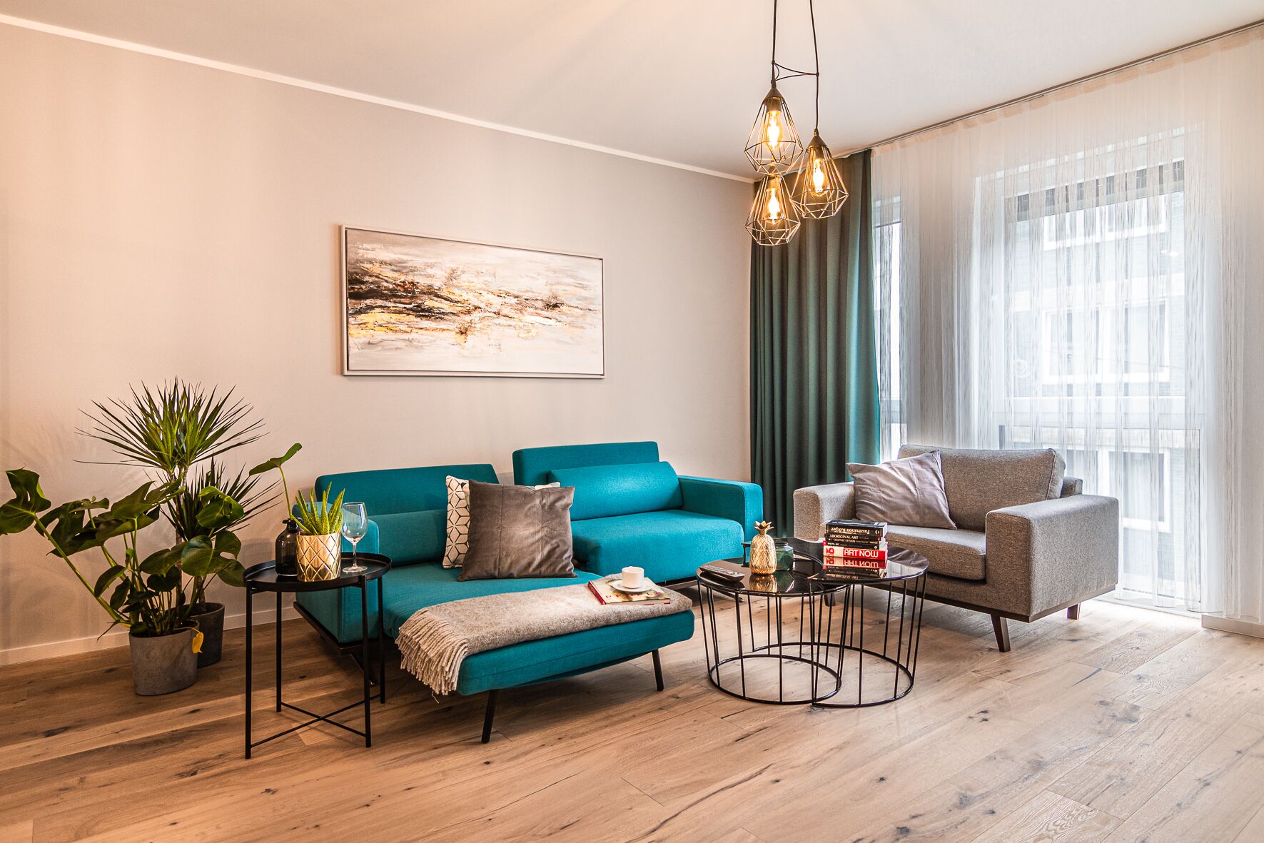 Superior-Apartment | Wohnbereich | Flachbildfernseher