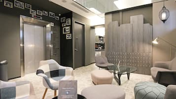 Sala de estar en el lobby