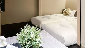 Premium bedding, in-room safe, desk, laptop workspace