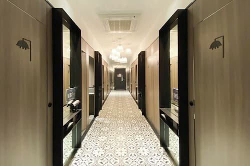 Cabin L, Shared Bathroom | Baño | Toallas