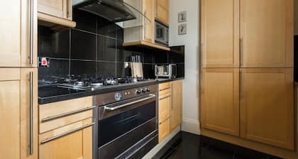 Cockspur Street by Onefinestay