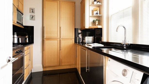 Apartment (2 Bedrooms) | Private kitchen | Espresso maker, fridge, oven, stovetop - Cockspur Street by Onefinestay (London)