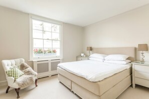 Apartment (3 Bedrooms) | 3 bedrooms, individually decorated, individually furnished - Kinnerton Street by Onefinestay (London)