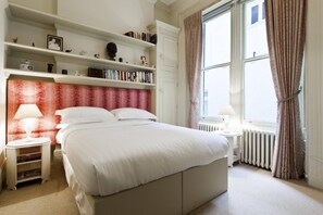 2 bedrooms, individually decorated, individually furnished, desk - Gledhow Gardens by Onefinestay (London)