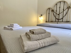 House, 6 Bedrooms