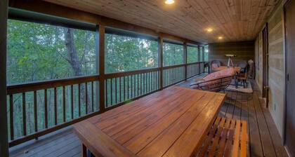 Just Like Heaven- Luxury Mountain Retreat | Hot Tub | Outdoor Games & Fireplace