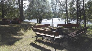 BBQ/picnic area - Lins B&B (Älvsered)