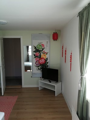 Standard Room (3) | Hypo-allergenic bedding, individually decorated, individually furnished - Lins B&B (Älvsered)