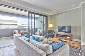 Executive Apartment | Living area | TV - The Address (Cape Town)
