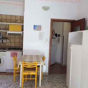 Studio | In-room dining - Apartaments Cavour 4 (Cefalù)