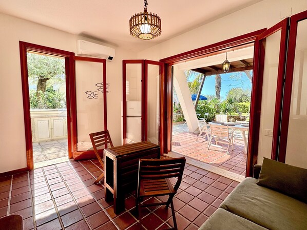 Maison, 1 chambre | Aire de séjour | Téléviseur