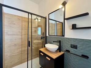 Ferienhaus, 1 Schlafzimmer | Badezimmer | Dusche, Regendusche, Haartrockner, Bidet