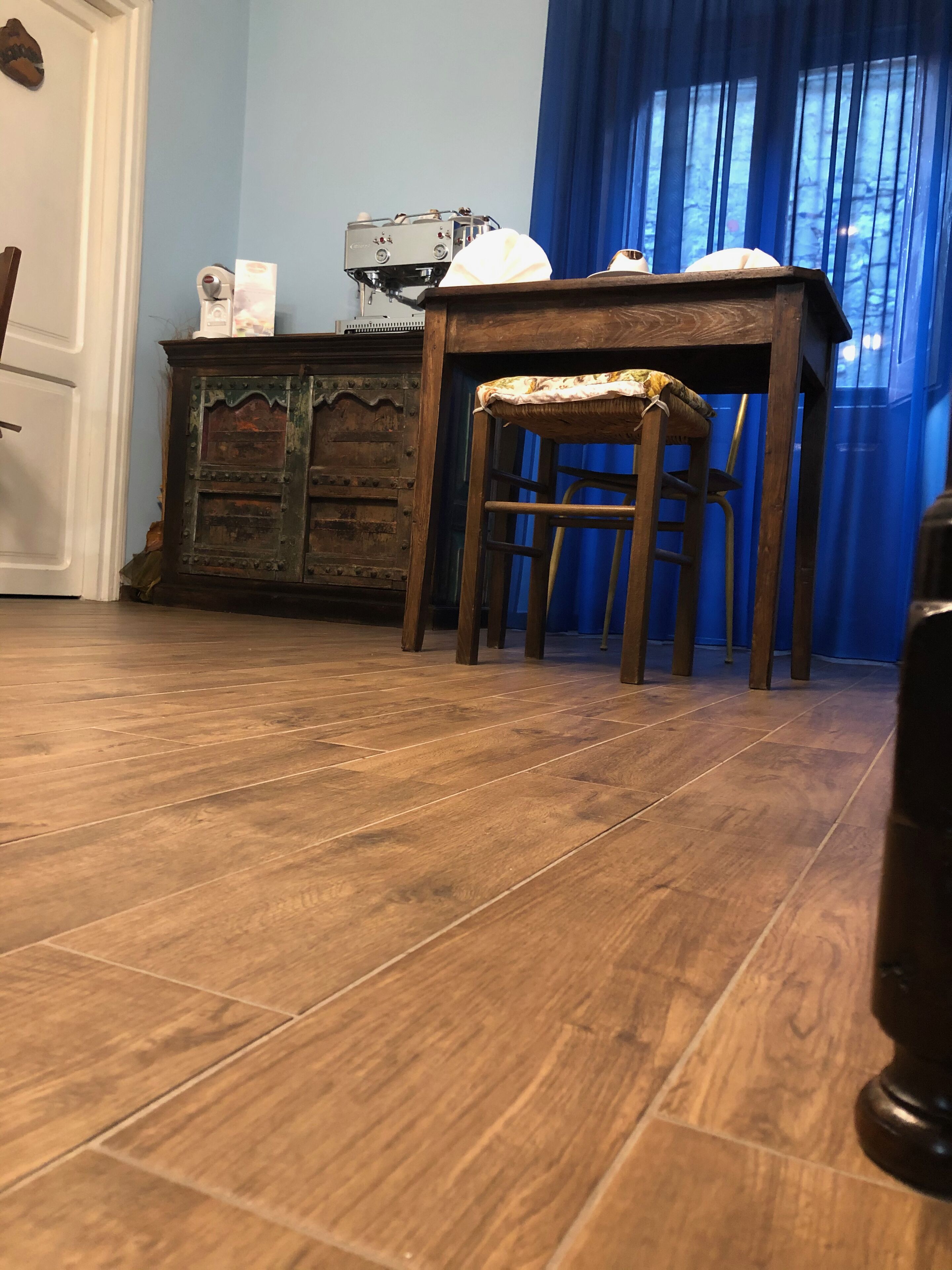 Café da manhã completo gr átis todos os dias