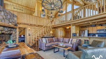 Een smart-tv en een open haard