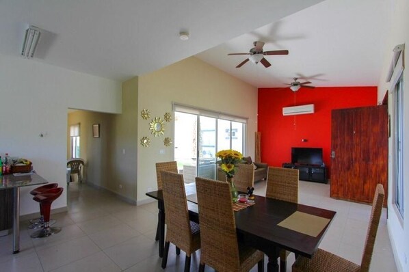 Dining - Beach house in Panama city Punta Barco Viejo (Panamá)