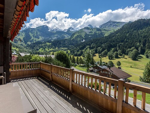 Chalet for 10 in La Clusaz - 5 bdrms - Quiet - Fireplace - Pets allowed - Parking
