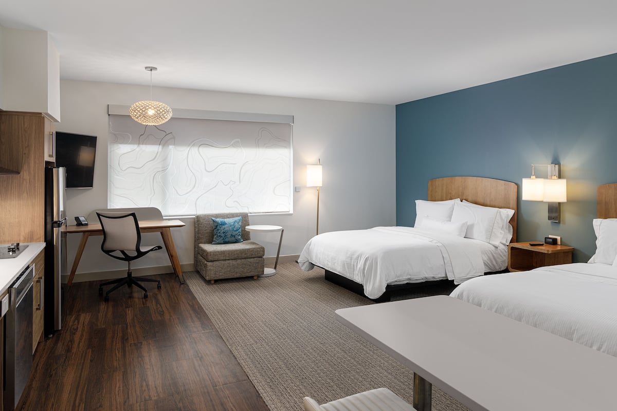 1 bedroom, premium bedding, down comforters, pillowtop beds