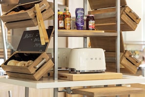 Free daily cooked-to-order breakfast