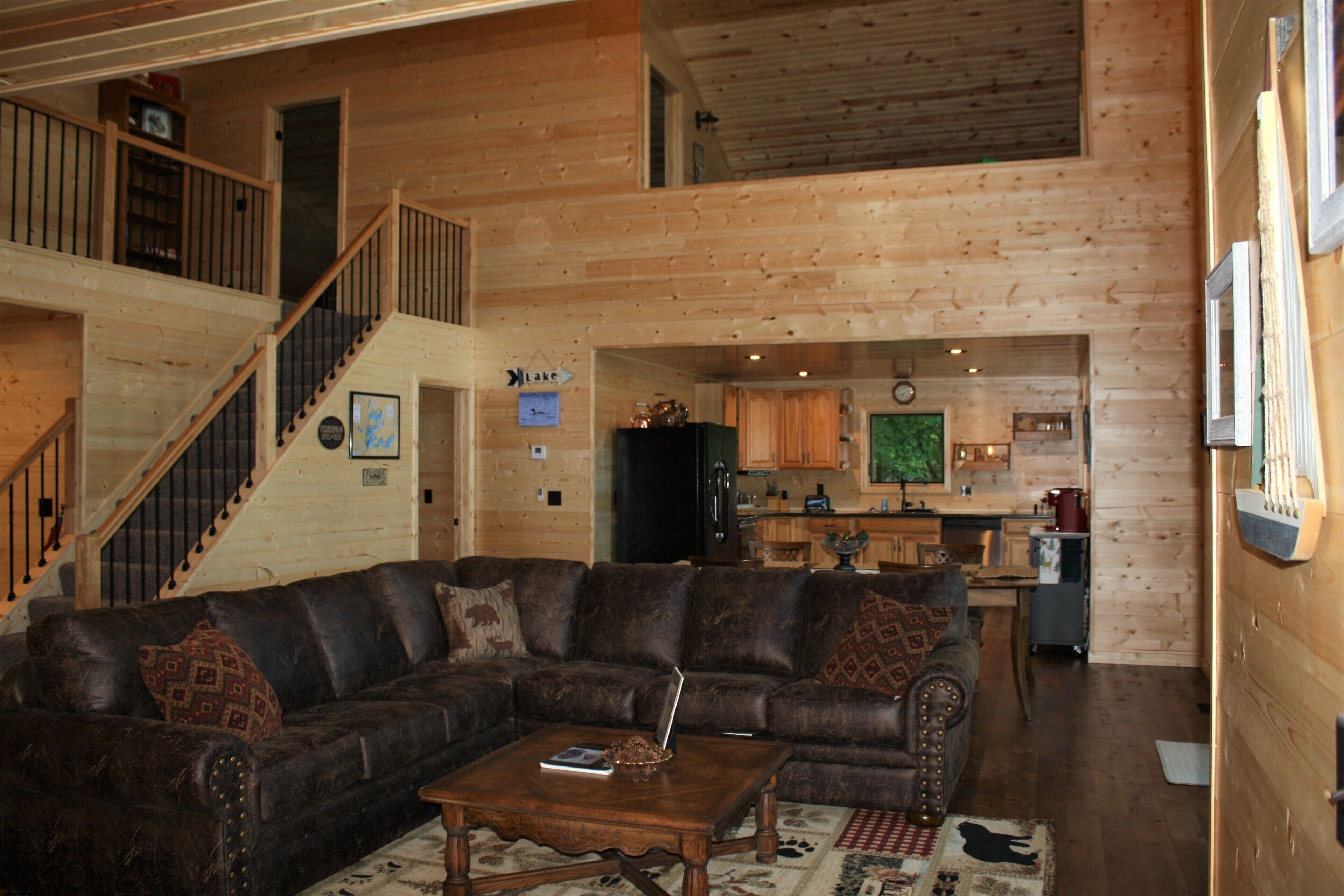 Paradise Shores & Fish Galore ~private small beach & dock; Stay for the Holidays