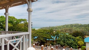 Maison Deluxe, 3 chambres, vue lagon, en bord de plage | Terrasse/Patio