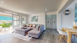 Caribbean Estate Supreme 1139 | Opholdsområde | 40-tommers fladskærms-tv med satellitkanaler, tv