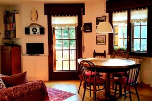 TV, DVD player, video library - Beautiful accommodation just a few meters from the lifts (Sauze d'Oulx)