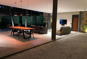 Quarto (Deck) | Opções para refeição no quarto