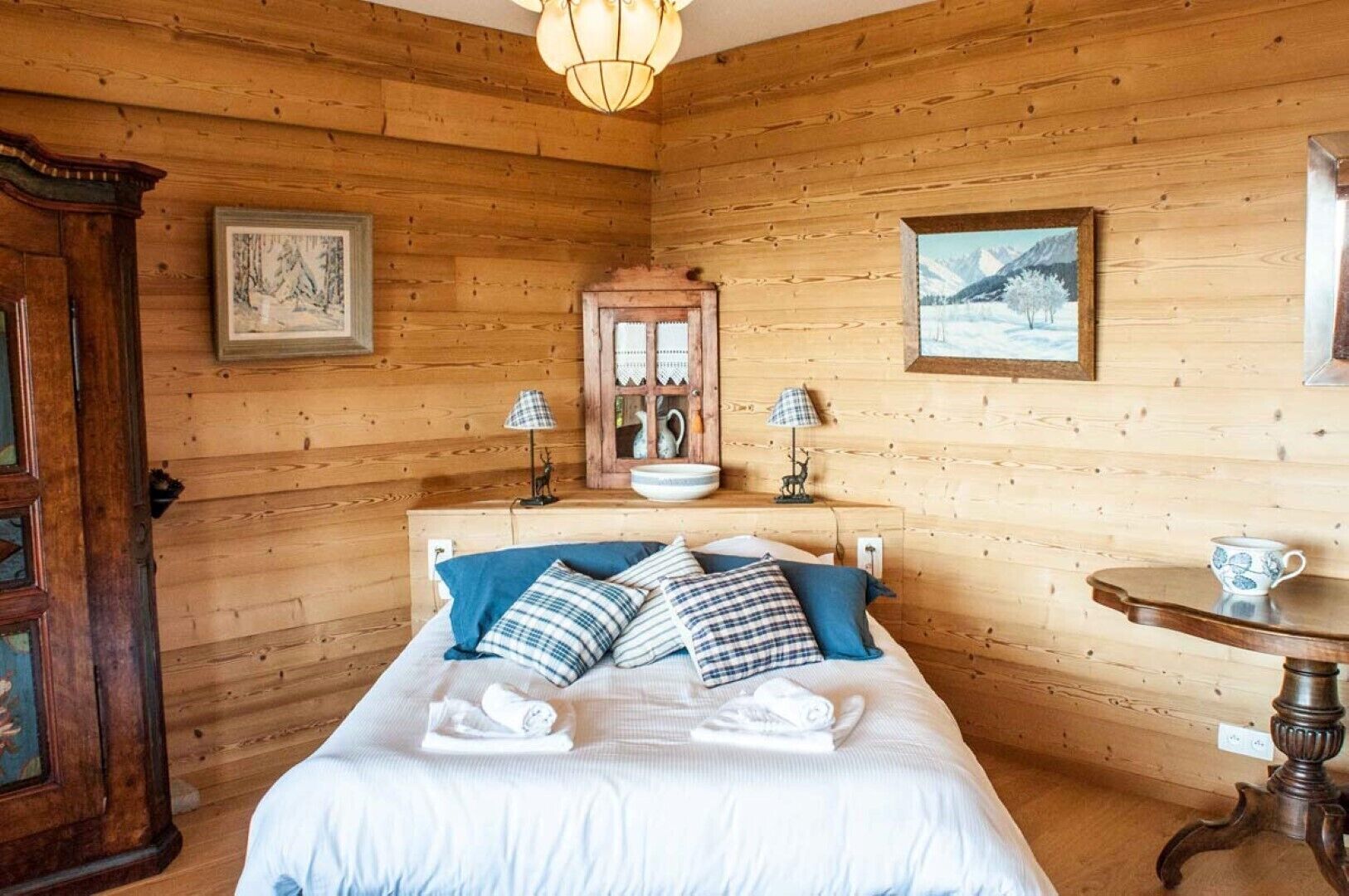 4 bedrooms, iron/ironing board, travel cot, free WiFi