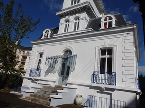 Exterior - La Cressonnière Historic villa with large garden Trouville-Deauville center/station (Trouville-sur-Mer)