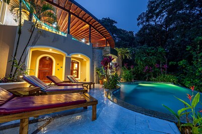 Casa Tranquilidad - 6000 pies cuadrados - ¡Nuevo en el mercado!