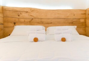 Superior Quadruple Room (1) | Individually decorated, individually furnished, desk, laptop workspace - Masseria Le Lamie (Villa Castelli)