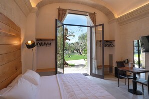 Superior Room | Individually decorated, individually furnished, desk, laptop workspace - Masseria Le Lamie (Villa Castelli)