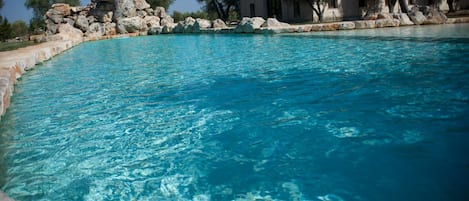 AuĂenpool, LiegestĂŒhle