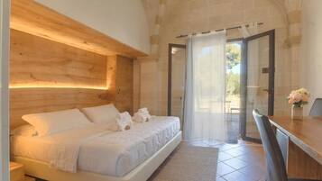 Kamar Standar (5) | Didekorasi berbeda-beda dan dilengkapi dengan perabotan berbeda-beda