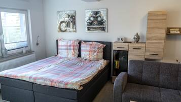 Apartment | Blackout curtains, soundproofing, iron/ironing board, free WiFi