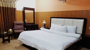 Deluxe Double or Twin Room | WiFi (free) - Emyl's Garden (Islamabad)