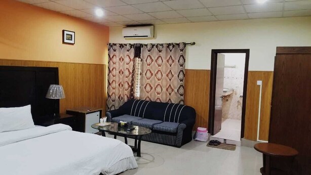 Deluxe Suite | WiFi (free) - Emyl's Garden (Islamabad)