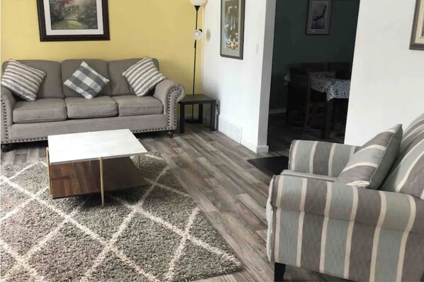 Fernseher, Tischfußball