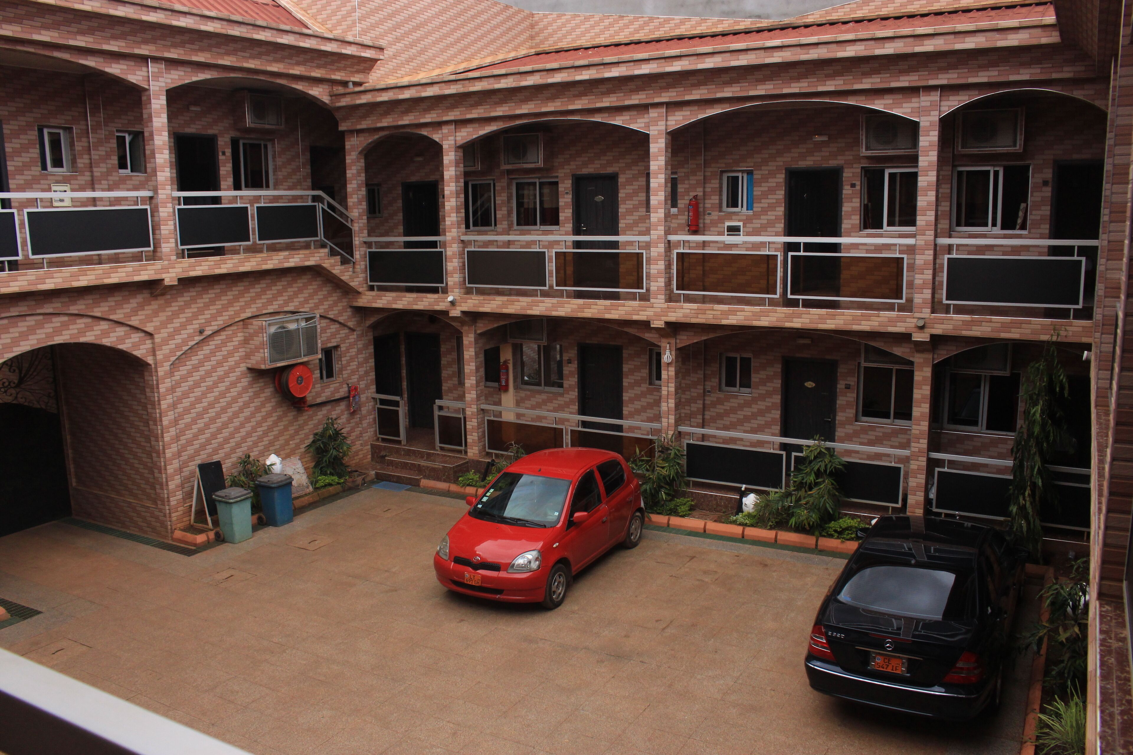 Aparcamiento sin asistencia gratuito