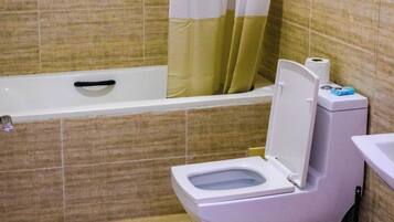 Apartment, 1 Bedroom | Bathroom | Free toiletries, bathrobes, towels, soap