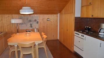 Réfrigérateur, four, plaque de cuisson