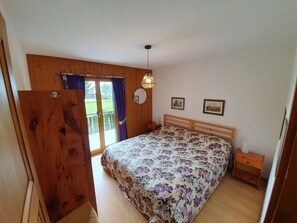 2 bedrooms, internet